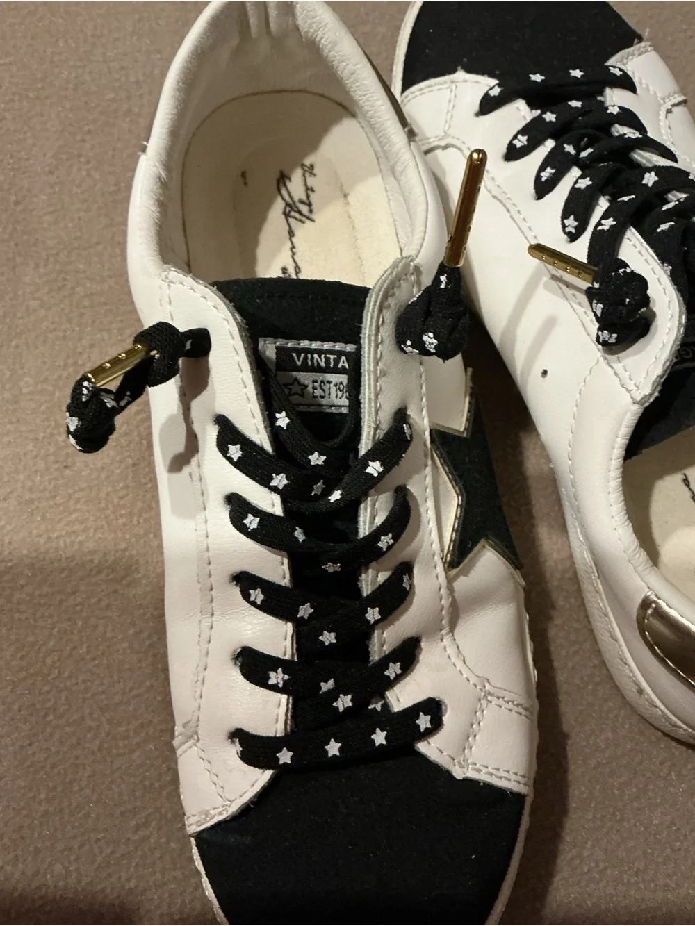 Woman’s great condition “Vintage Havanas sneakers